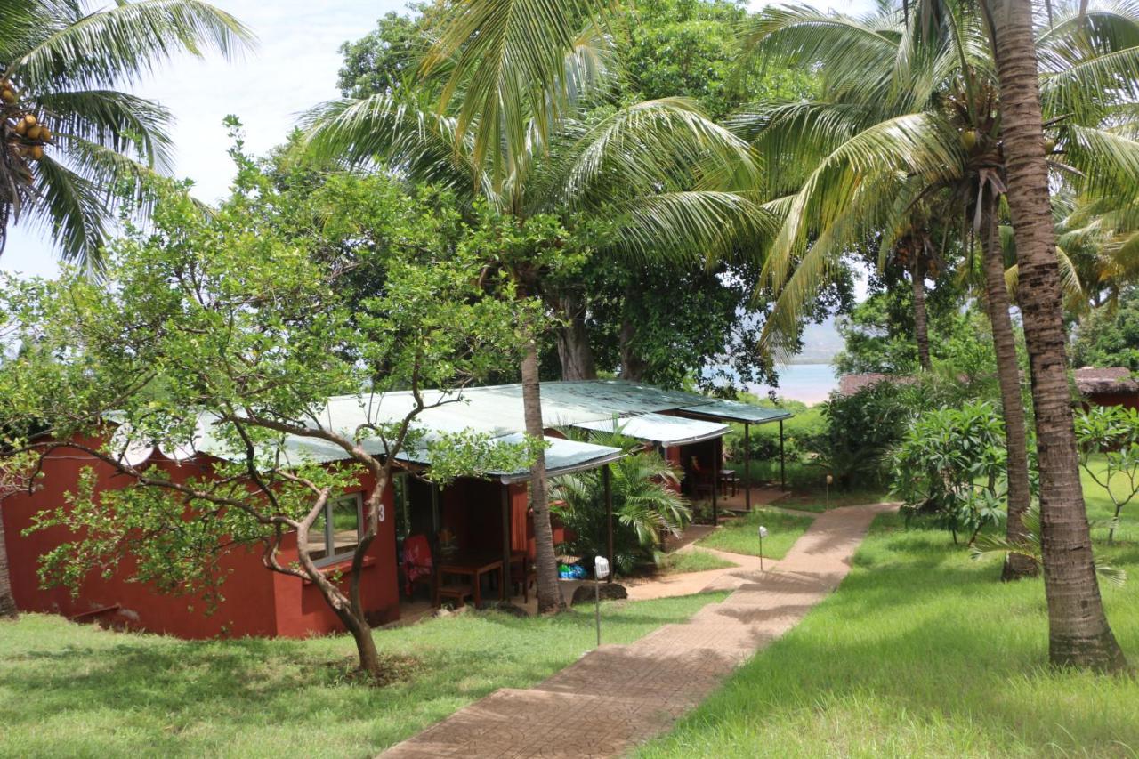 Hotel De La Baie Antsiranana Bagian luar foto