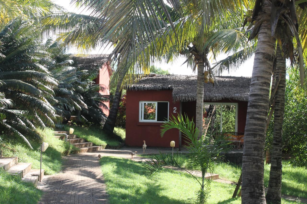 Hotel De La Baie Antsiranana Bagian luar foto