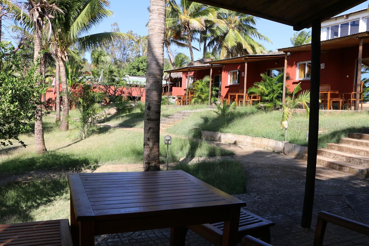 Hotel De La Baie Antsiranana Bagian luar foto